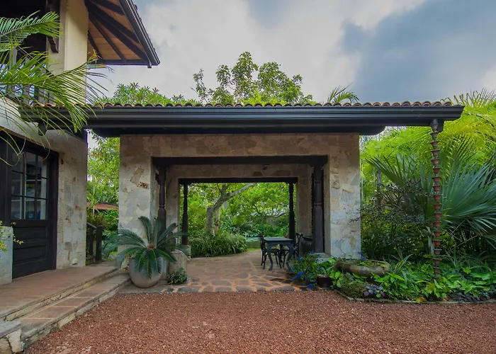 Sergeant House Boutique Villa & Private Beach Unawatuna